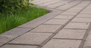 Профессиональная укладка тротуарных дорожек в Донском в октябре